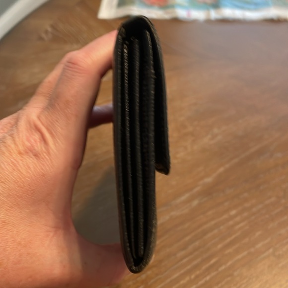 Louis Vuitton Epi Sarah long wallet with snap - authentic - Picture 6 of 9